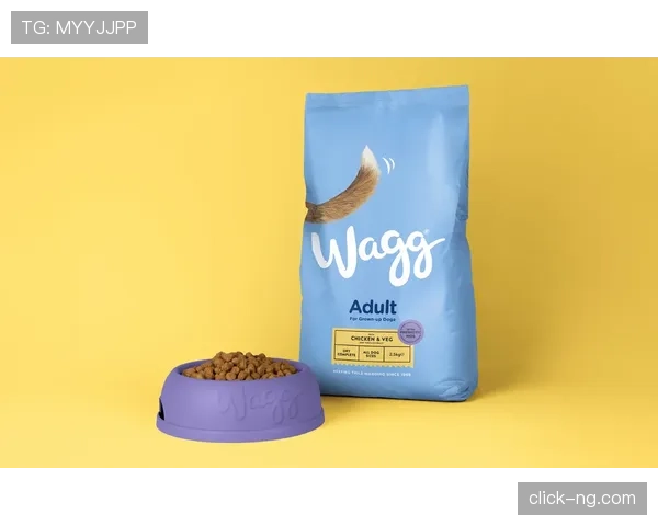 亚历克斯·摩根家里冰箱贴都是赞助商logo,连狗粮碗都带品牌联名 亚历克斯·摩根家里冰箱贴都是赞助商logo,连狗粮碗都带品牌联名